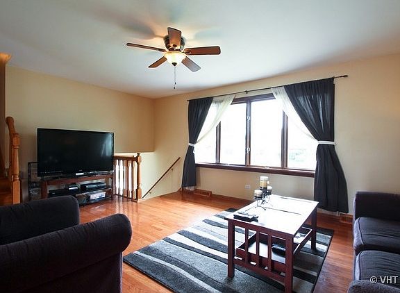 3rd image of 7442 W 160th St