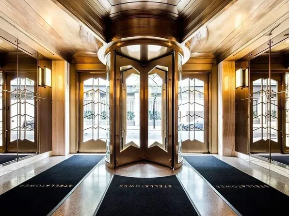 425 West 50th Street image 9 of 13