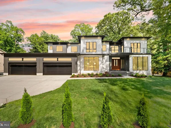 2537 Gallows Rd, Dunn Loring, VA 22027