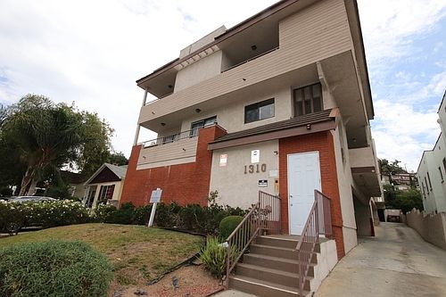 1st image of 1310 E Acacia Ave APT 104
