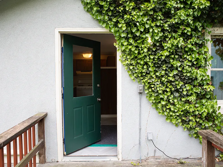 202 Floral Ave #B — Photo 1