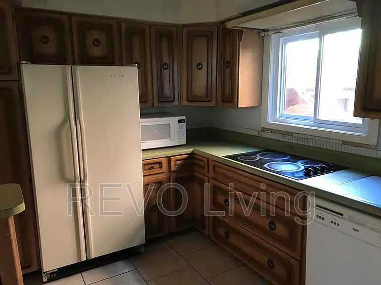 127 Ontario St #1 — Photo 5