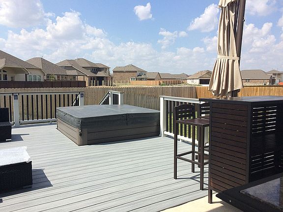5th image of 7804 Leonardo Dr