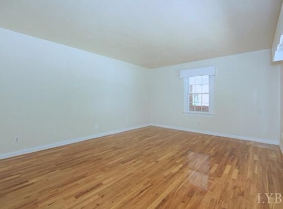 3rd image of 311 College Park Dr