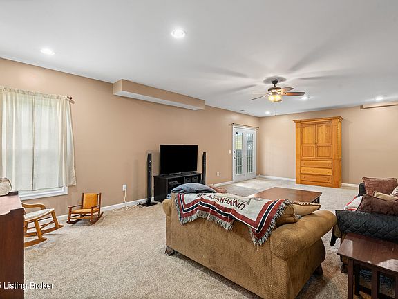 4th image of 602 Matterhorn Ct