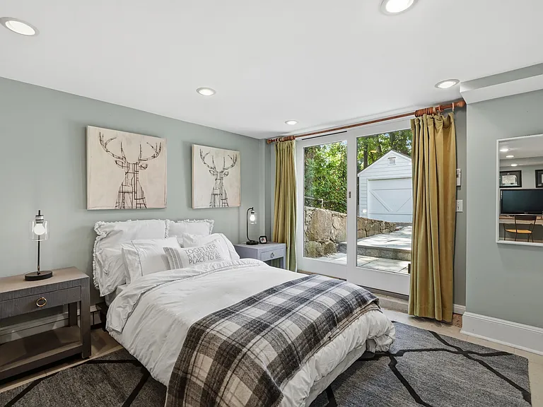 Walk Out Basement Bonus Room