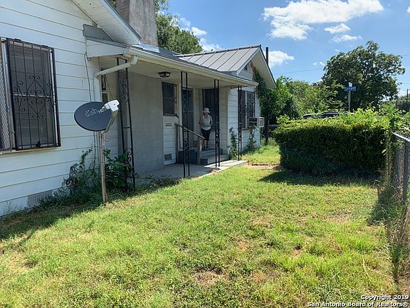 3rd image of 419 E Harlan Ave