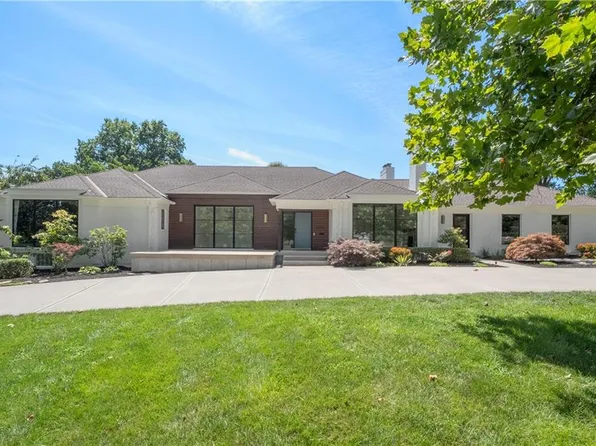 8340 Linden Ln, Prairie Village, KS 66207