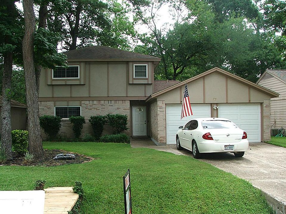 Nicely landscaped front yard.