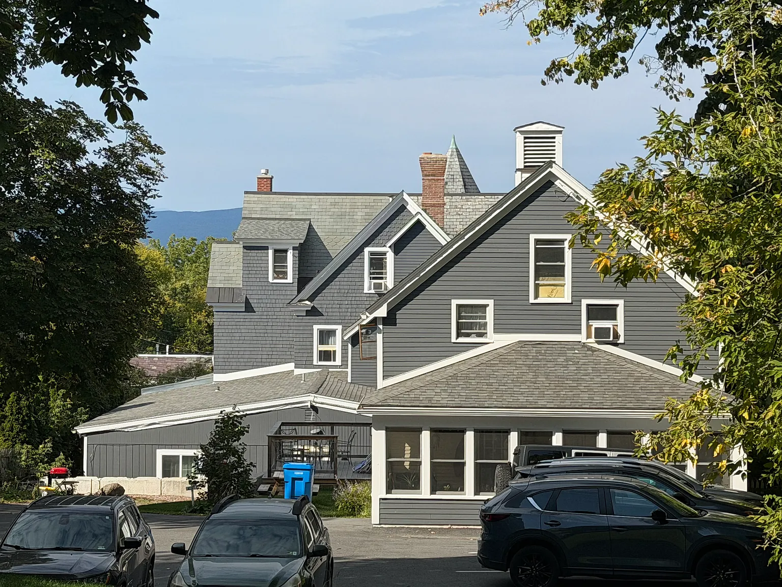 3 bed, 800 sqft, $3,600 — Photo 2