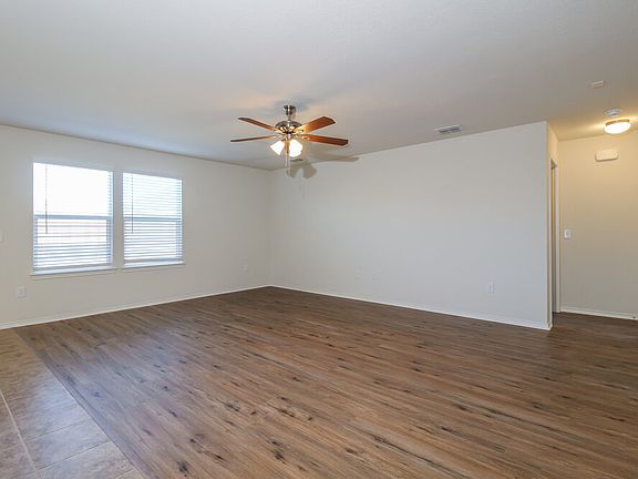 3rd image of 1449 Vernon Dr