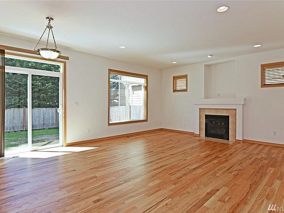 5th image of 4418 143rd St SW