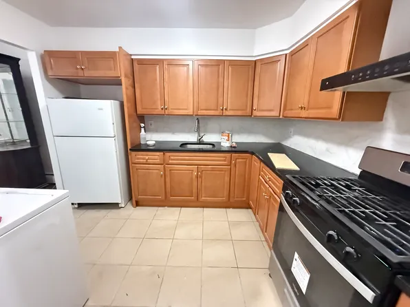 5329 97th St #2F, Corona, NY 11368