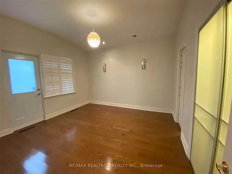 38 Bayberry Cres — Photo 15