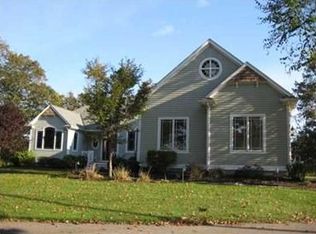 69 Ocean Ridge Dr, Charlestown, RI 02813