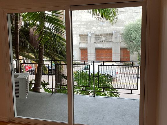 2nd image of 1709 N Fuller Ave #4