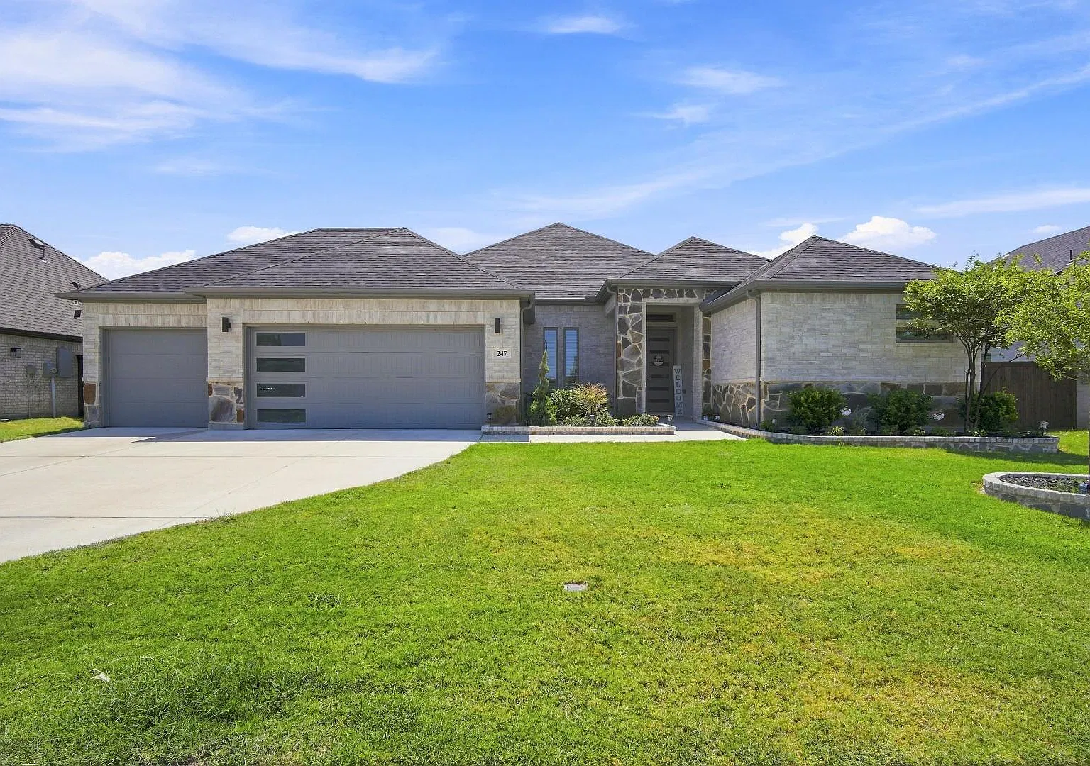 247 Half Moon Dr — Photo 3