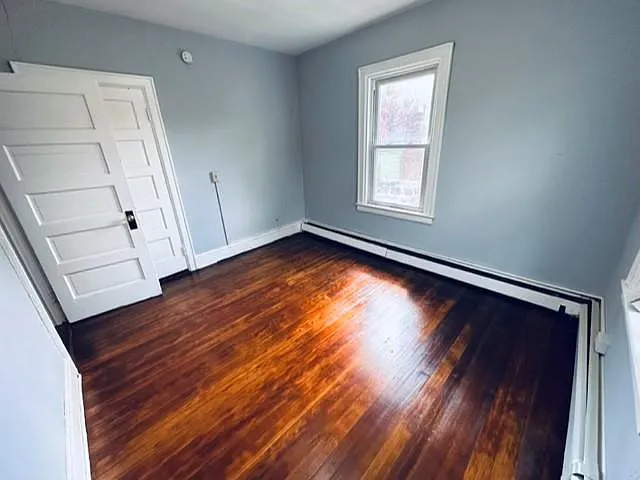 547 E Main St — Photo 7