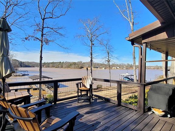 4th image of 102 Madden Dr