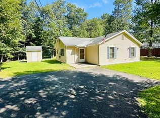115 Buck Run Dr, Milford, PA 18337