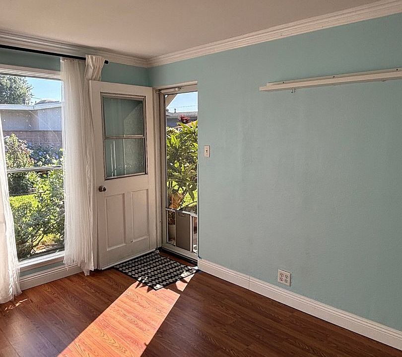 1st image of 2832 Charlemagne Ave