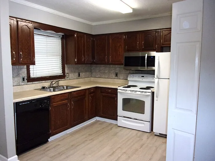 2 bed, 1.0 bath, 891 sqft, $1,395 — Photo 4
