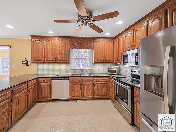 5th image of 237 Sherwood Cir