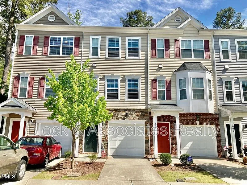 3006 Courtney Creek Blvd