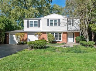 585 Braeside Rd, Highland Park, IL 60035