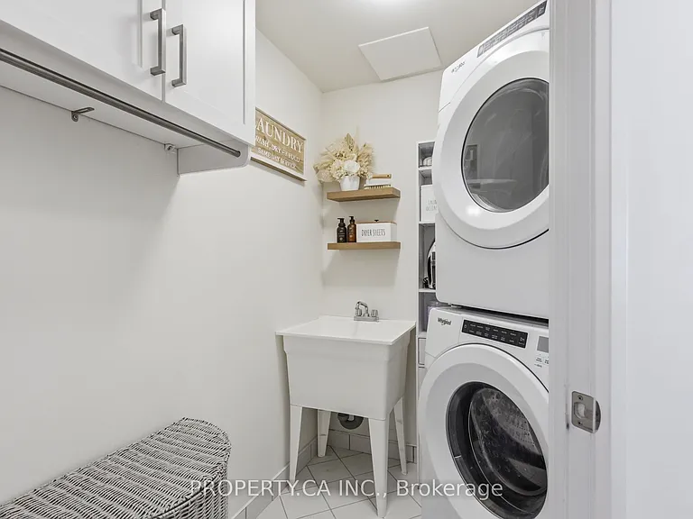 9000 Jane St #2421 — Photo 20