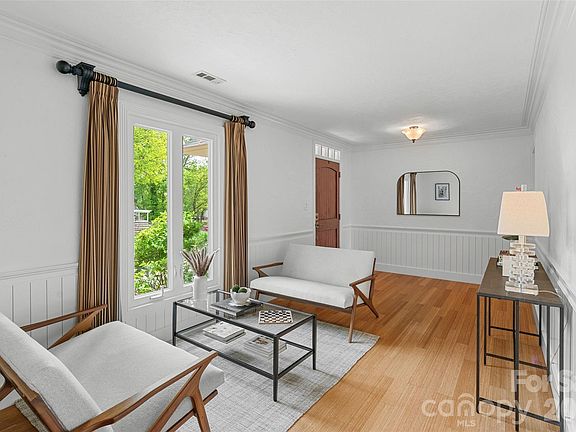 5th image of 4400 Woods End Ln