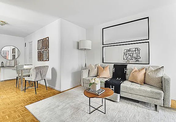 4th image of 400 E 77th St APT 5H