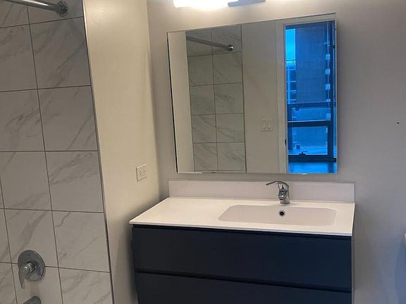 5th image of 750 N Clark St #2608