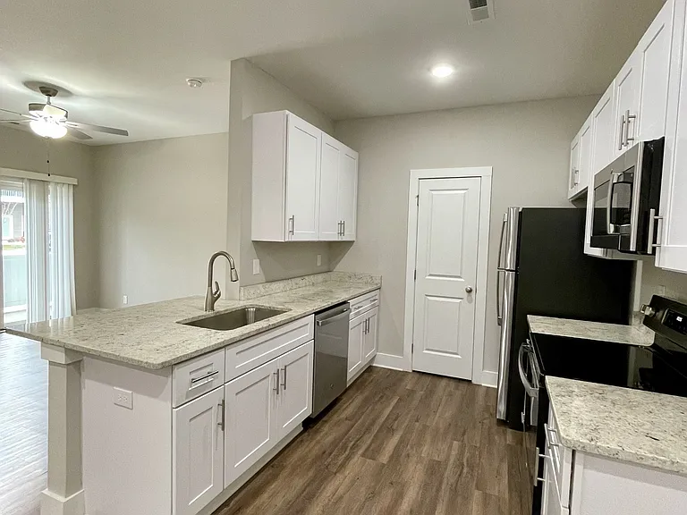 325 English Commons Dr — Photo 3