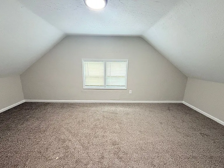8772 Traverse St — Photo 10