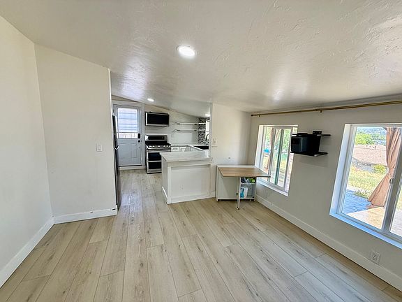 5th image of 1749 Skyline Dr #1749