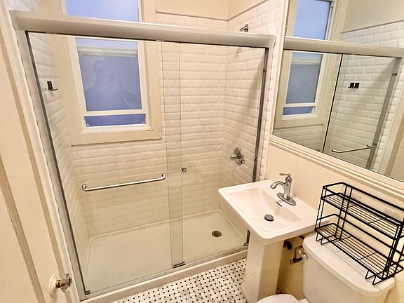 5th image of 730 Divisadero St APT 103