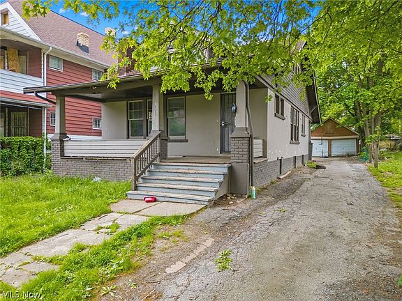 3rd image of 3315 E 142nd St