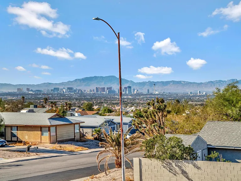 2257 Exeter Dr #D — Photo 30