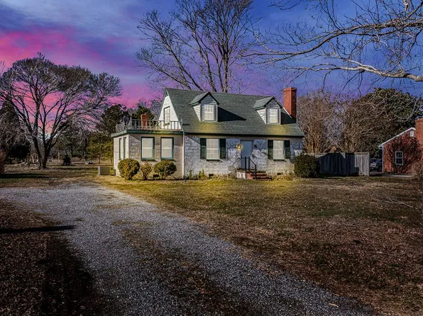 892 Fleeton Rd, Reedville, VA 22539