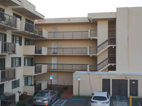 995 SW 84th Ave APT 218, Miami, FL 33144