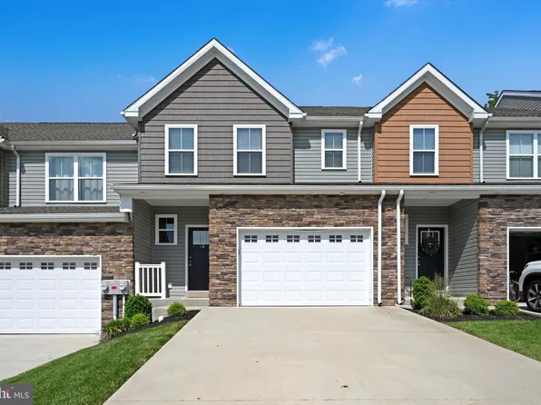 10 Hubbardton Ct, Reading, PA 19608
