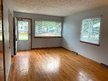 1st image of 594 Stevenson Ave