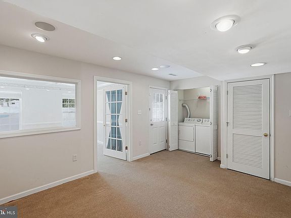 4th image of 3 Carriage House Rd