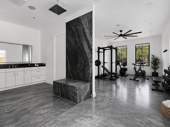4th image of 3735 University Blvd