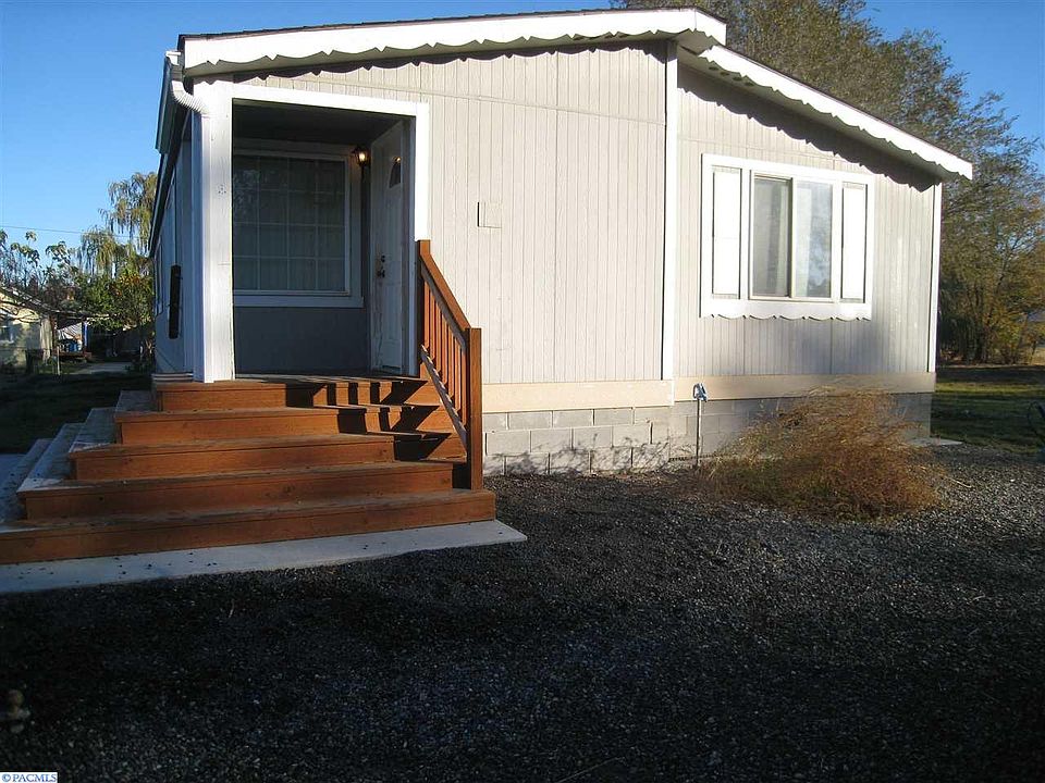 2nd image of 404 9th St