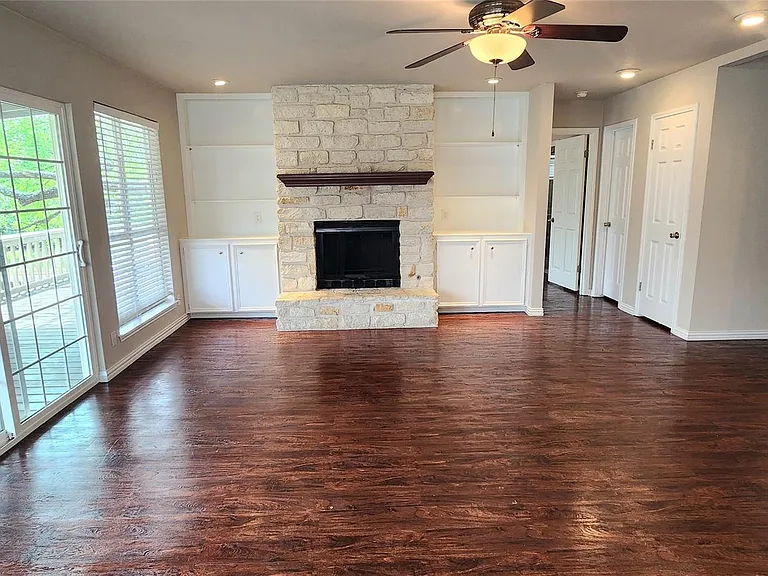1701 Brokenshoe Dr — Photo 3