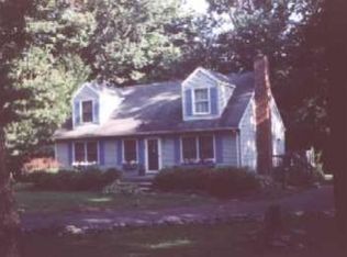 45 E Hickory Hollow Dr, Palenville, NY 12463