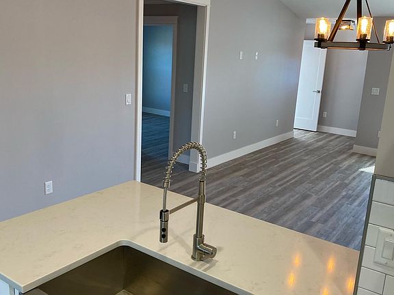 4th image of 112 Lynbrook Dr #B