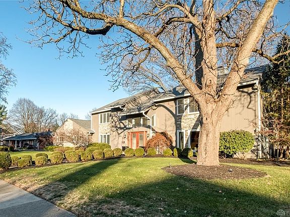 3rd image of 251 E Schantz Ave